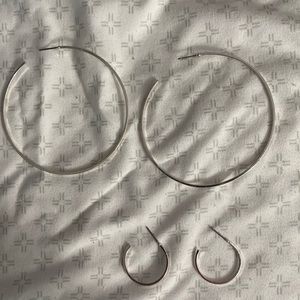 Silver hoop earring set of 2